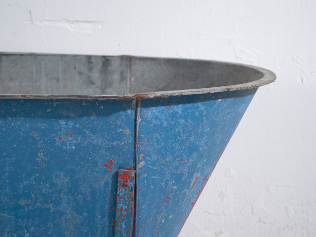 Bañera antigua de zinc galvanizado – Tina industrial europea – circa 1900 #1