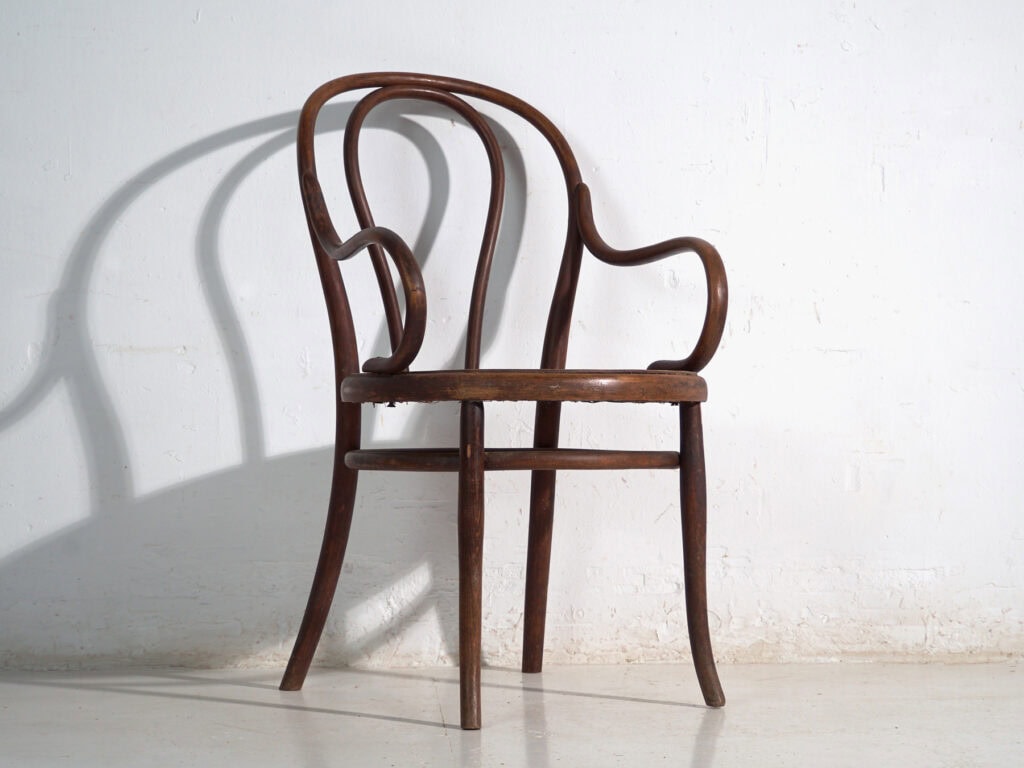 Sillón antiguo de madera curvada Thonet – Europa central, circa 1900