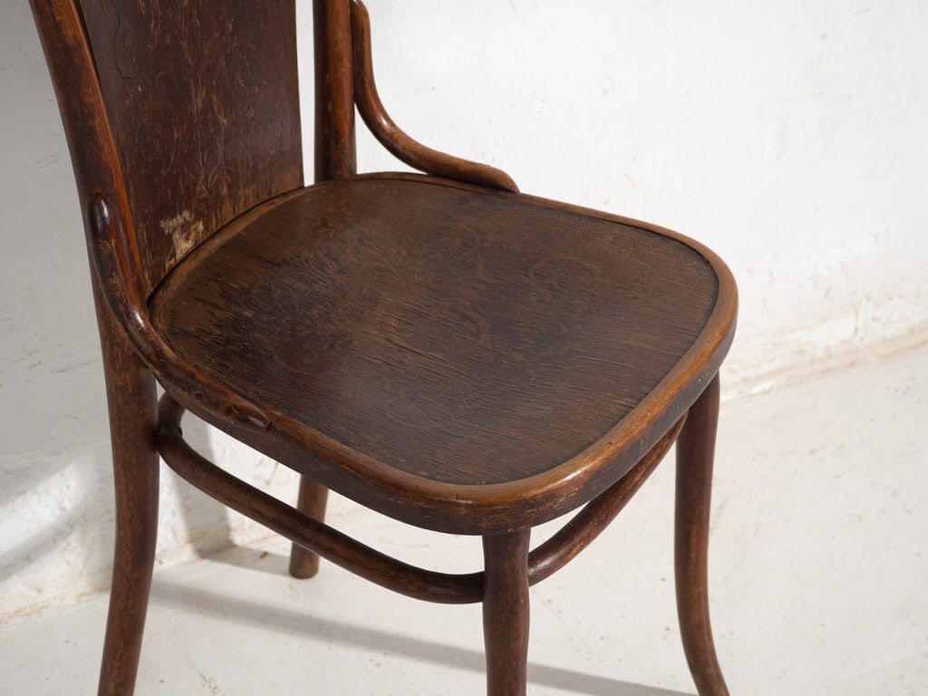 Conjunto de 2 sillas antiguas de madera curvada Thonet – Europa central, circa 1900-1920