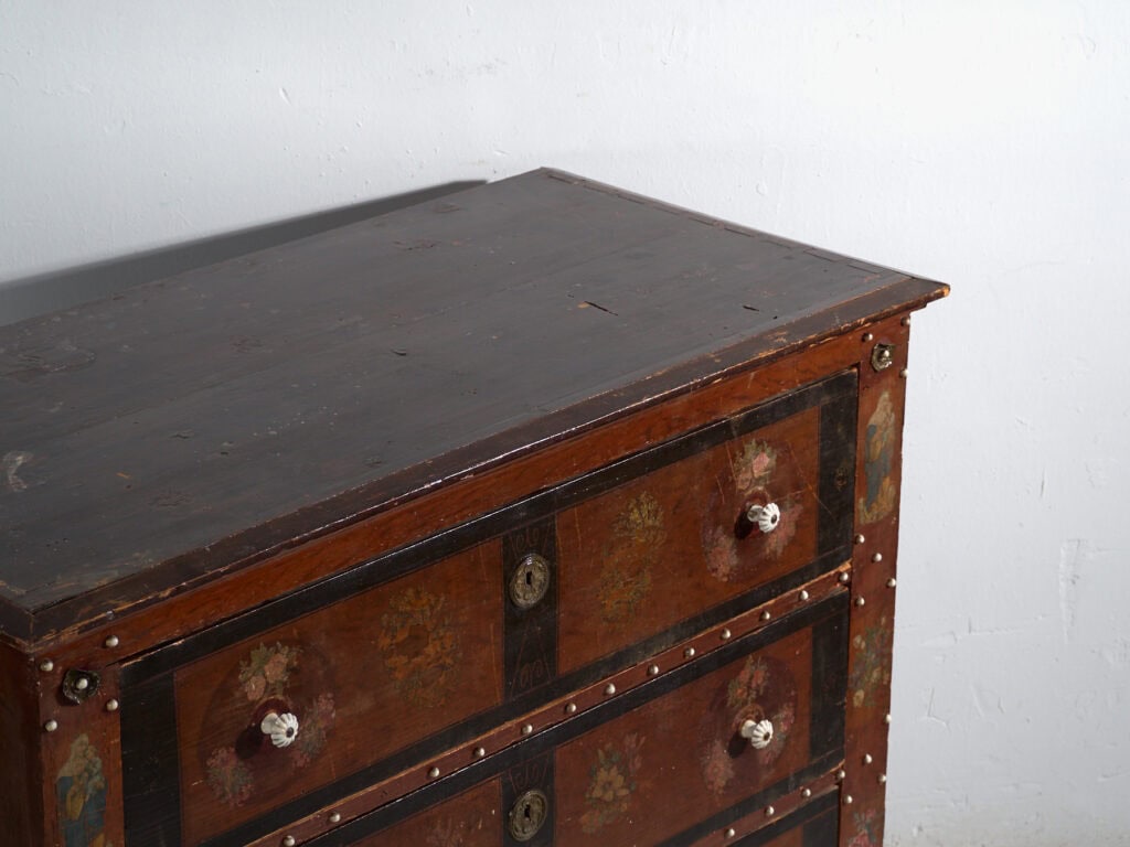 Cómoda popular antigua con pintura original – Austria, circa 1900