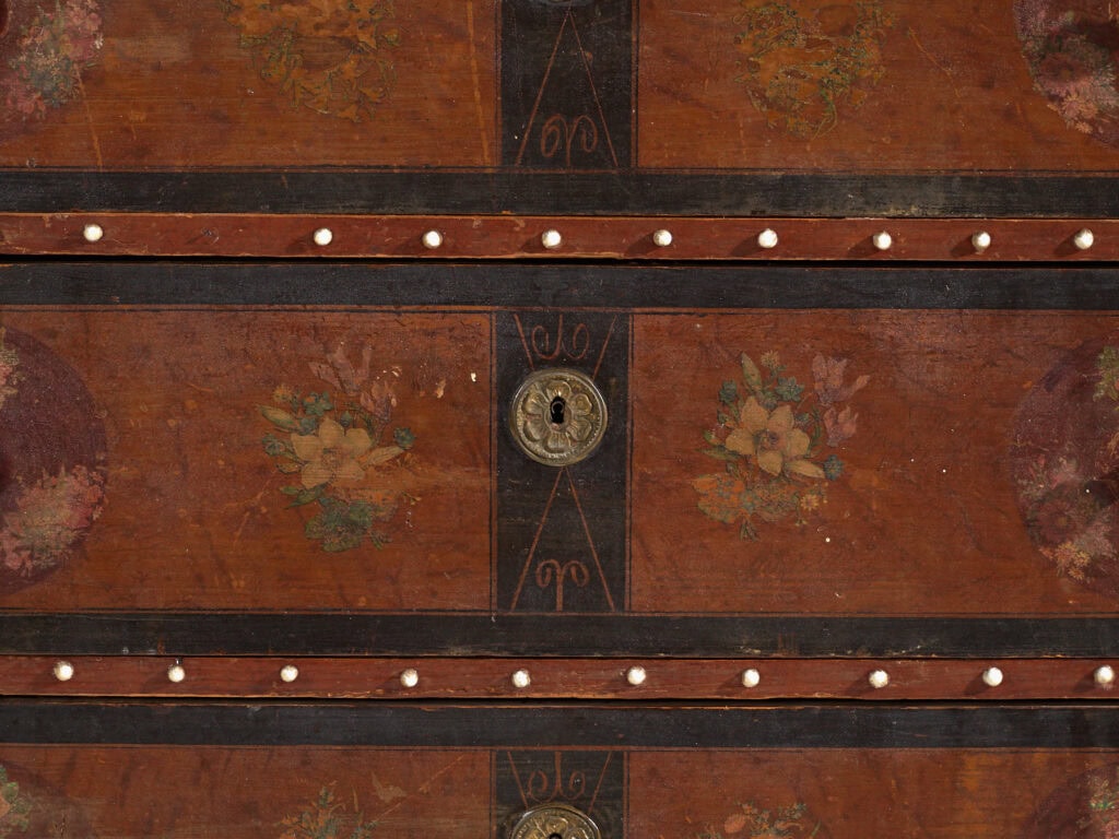 Cómoda popular antigua con pintura original – Austria, circa 1900