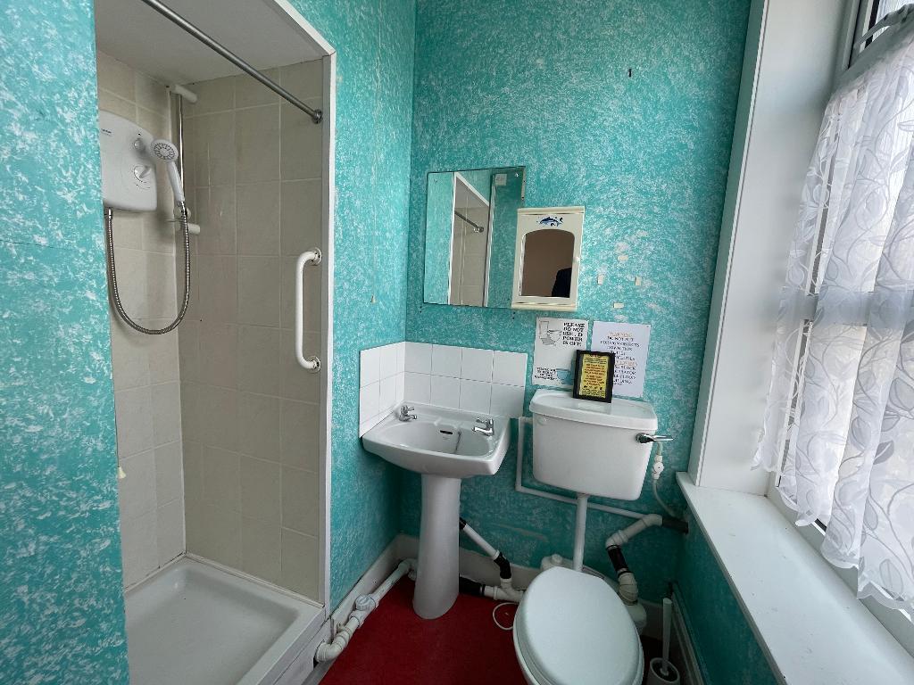 Semi detached for sale in Westcliff on Sea