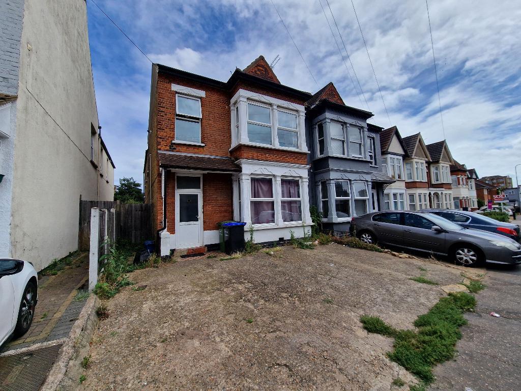 Freehold investment sold in Southend on Sea