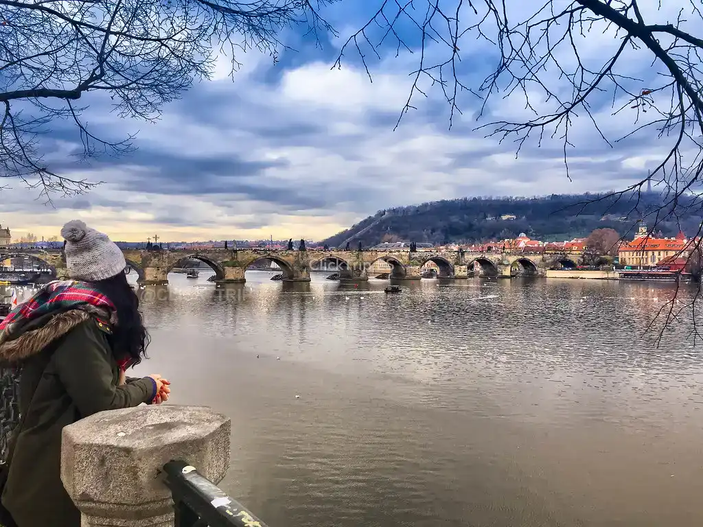 Praga en Navidad_Que ver y hacer_Mercadillos Navideños_Punete de San Carlos_ClickTrip