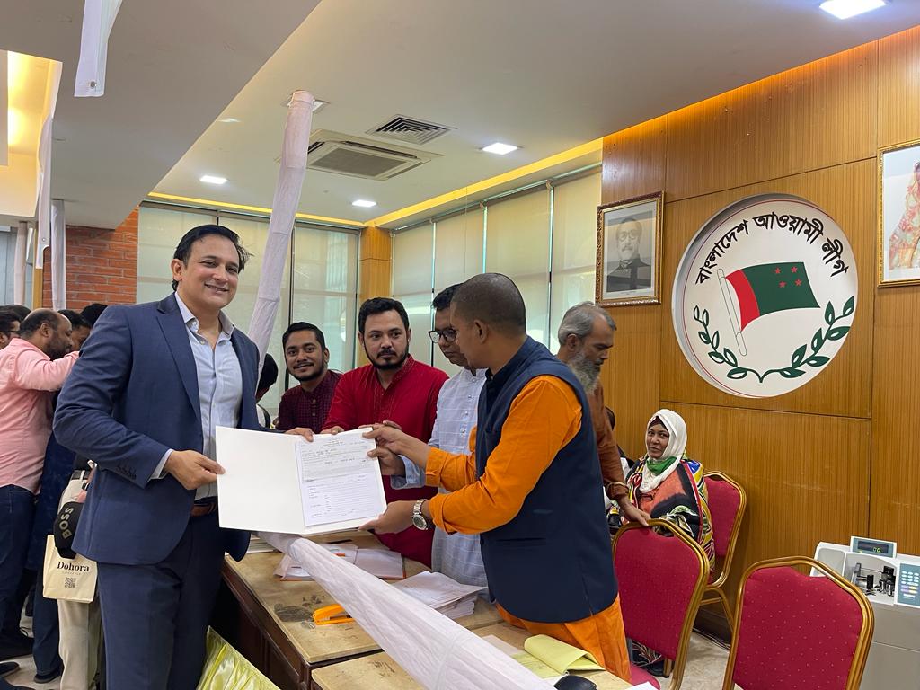 রুহেল এর মনোনয়ন পত্র কিনলেন প্রেসিডিয়াম সদস্য ইঞ্জিনিয়ার মোশাররফ