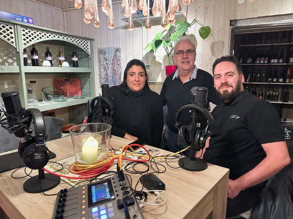 Rebana Buono, Harald Wolkerstorfer & Ramazan Akgören bei der Podcast Aufnahme im Garten & Gourmet