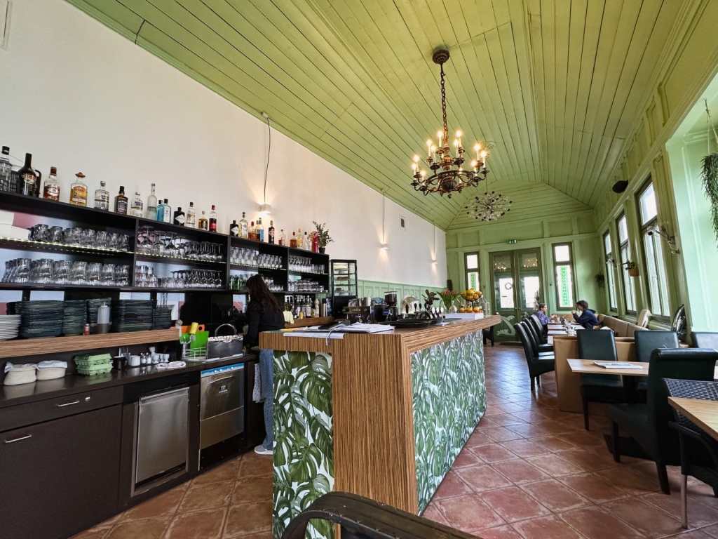 Salettl Lounge Gastraum