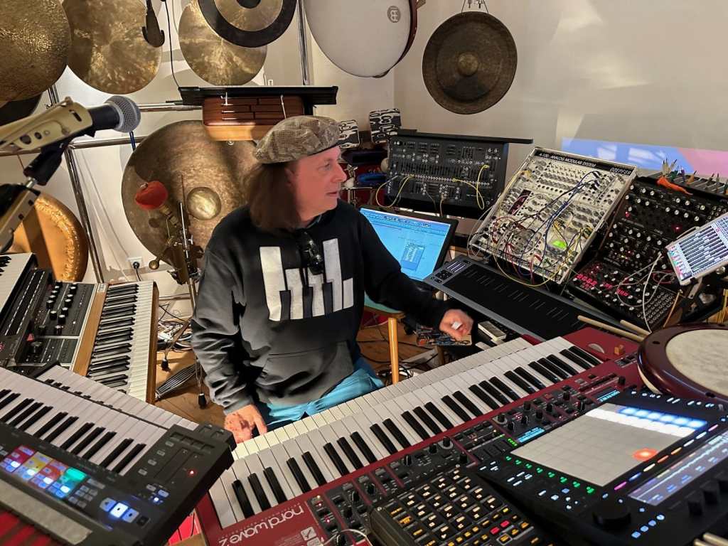 Erin Kiennast im Tonstudio 1