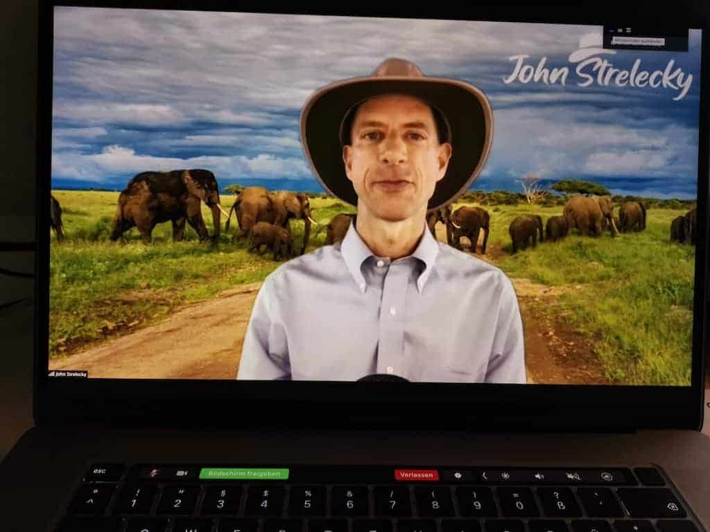 John Strelecky bei einer Zoom Infoveranstaltung zu seinen Seminaren