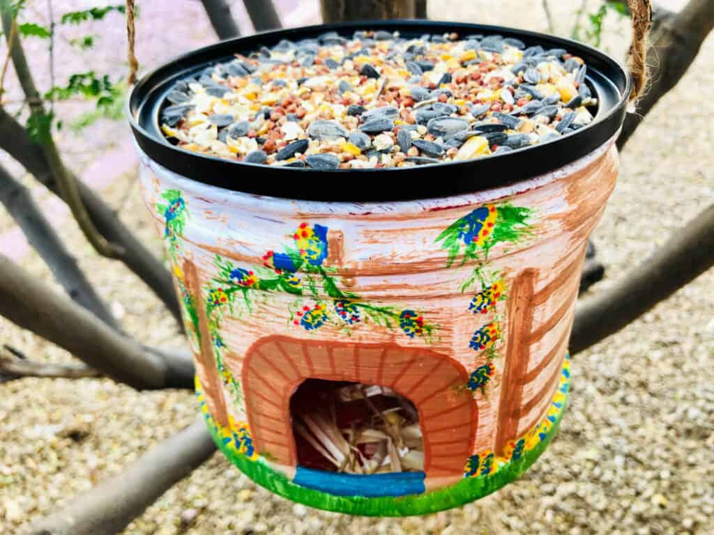 coffee container bird feeder