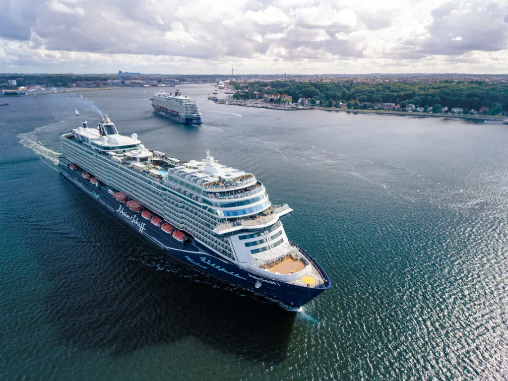 schwestertreffen_copyright_cruisevisiotv - Michis Kreuzfahrten schwestertreffen copyright cruisevisiotv