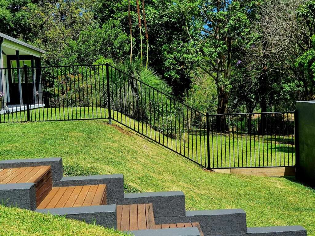 Custom made flat top pool fence Bonville - Seaside Fencing Custom made flat top pool fence Bonville