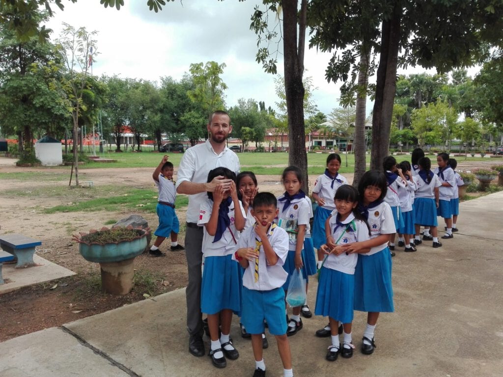 Working in Thailand - Thephadung School Alumni Working in Thailand - Thephadung School Students