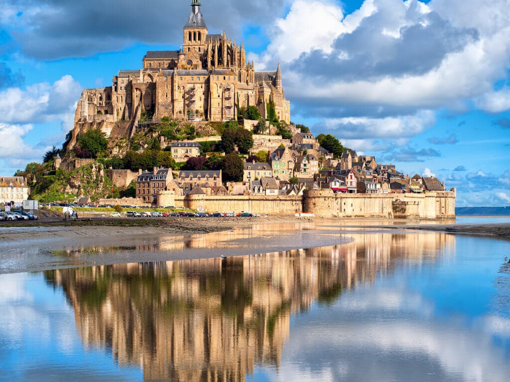 the UK has the likes of Windsor castle listed in the UK Castles Amongst The Most Instagrammable Worldwide! - I'm a Celeb Gwyrch Castle: UK castles among most Instagrammable worldwide