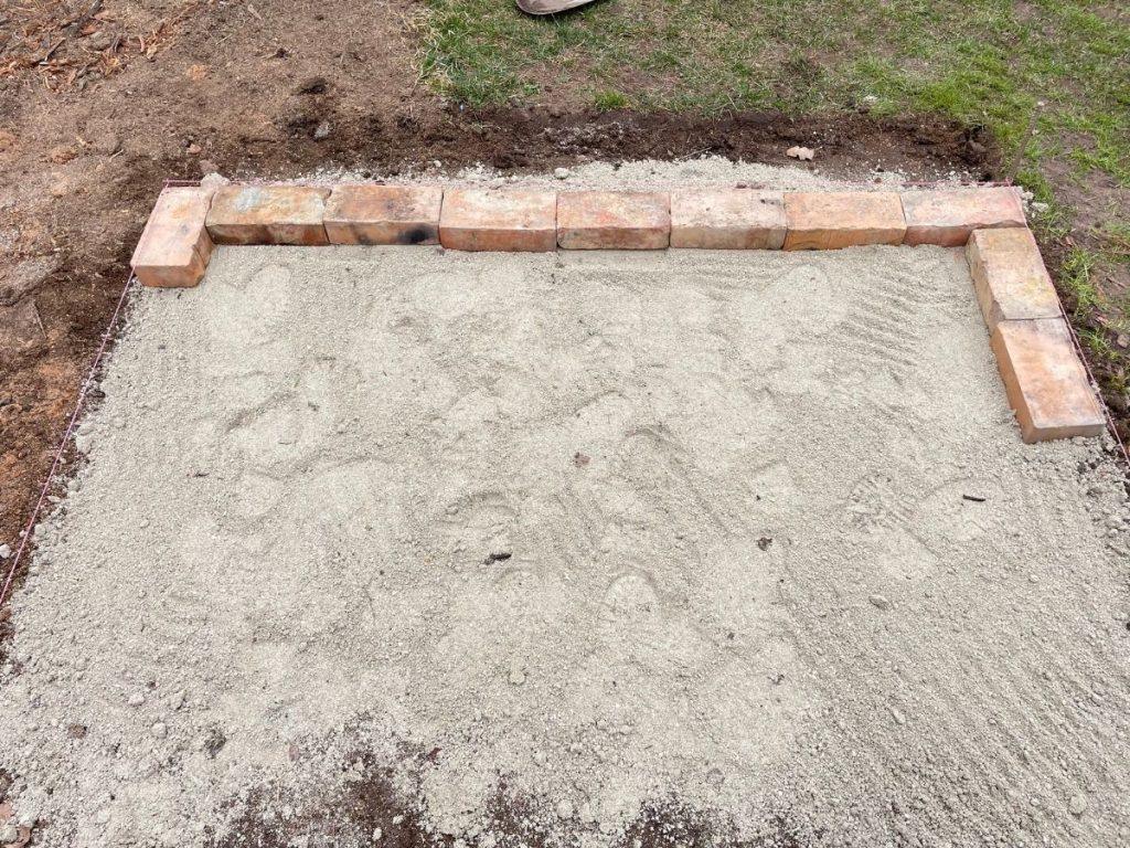 laying brick pavers