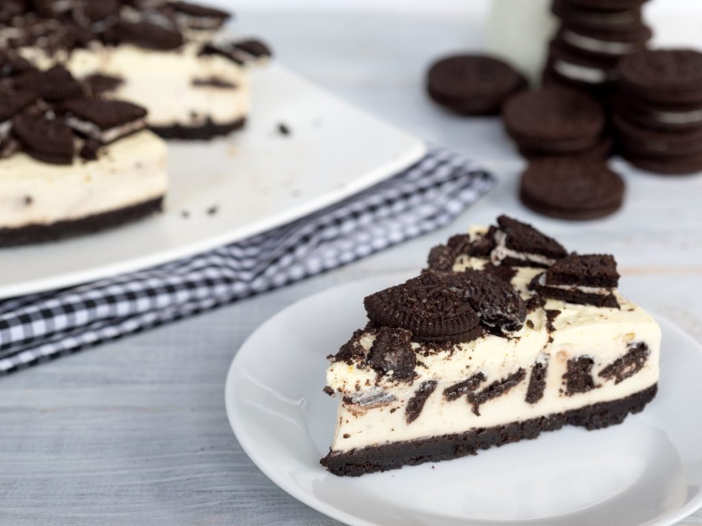 white chocolate and oreo cheesecake