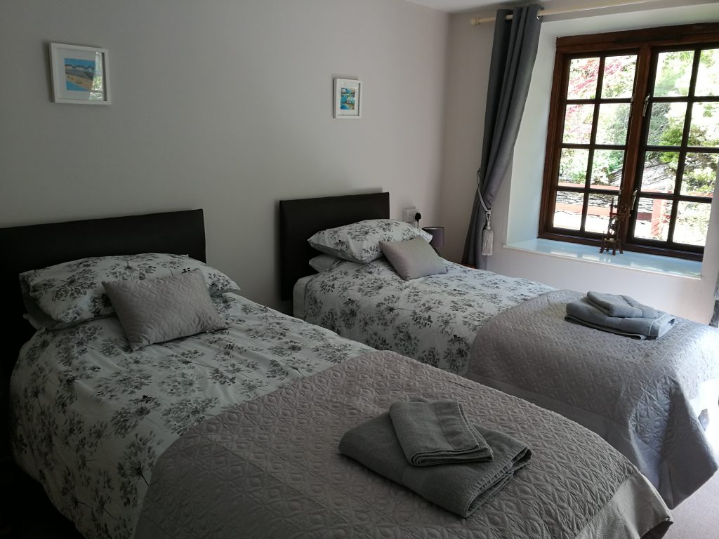Twin bedroom