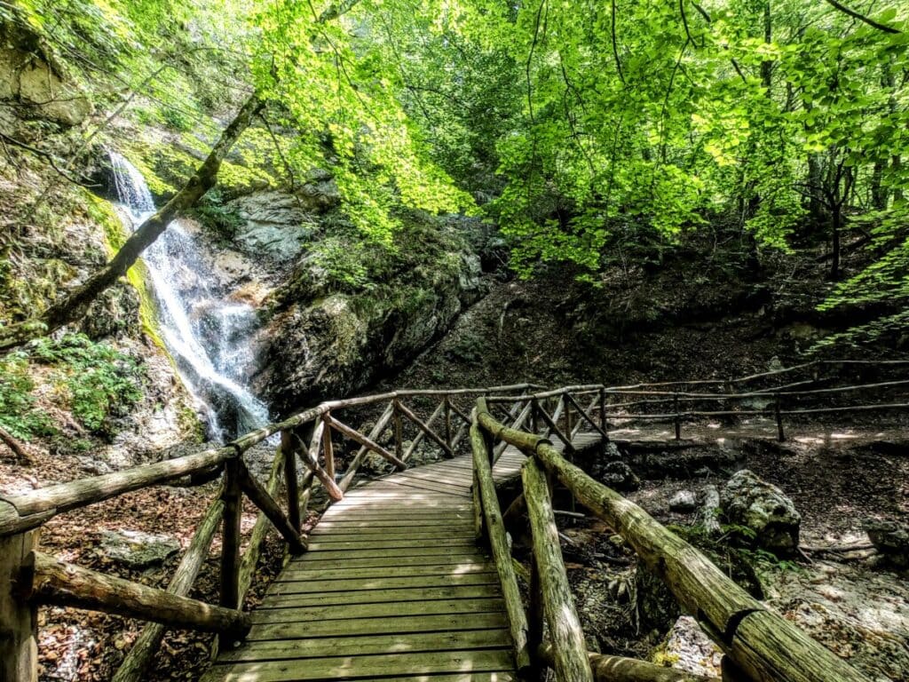 Cascata delle ninfe nella riserva della Camosciara