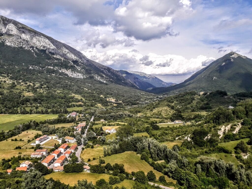 Veduta della Val di Sangro dal paese di Opi