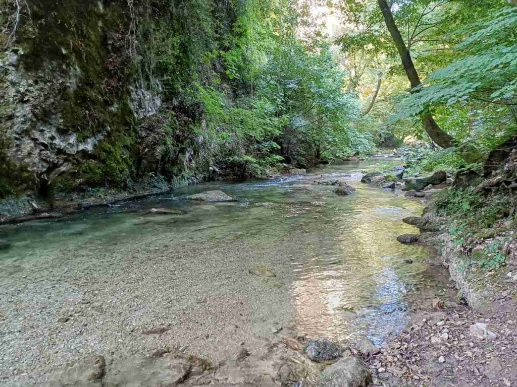Fiume Aniene nel parco dei monti Simbruini