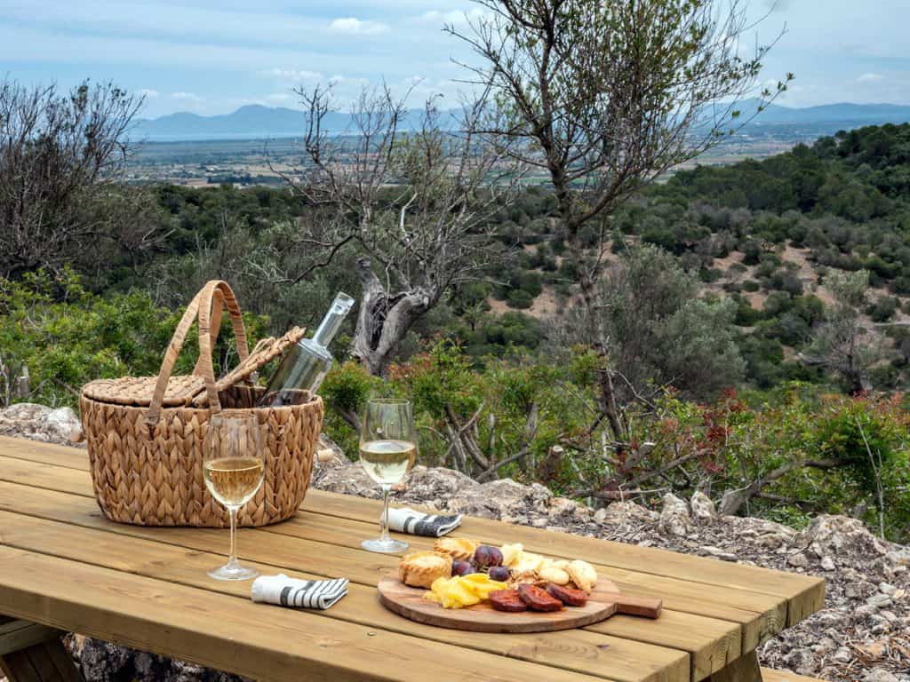 The Lodge Mallorca wine and food