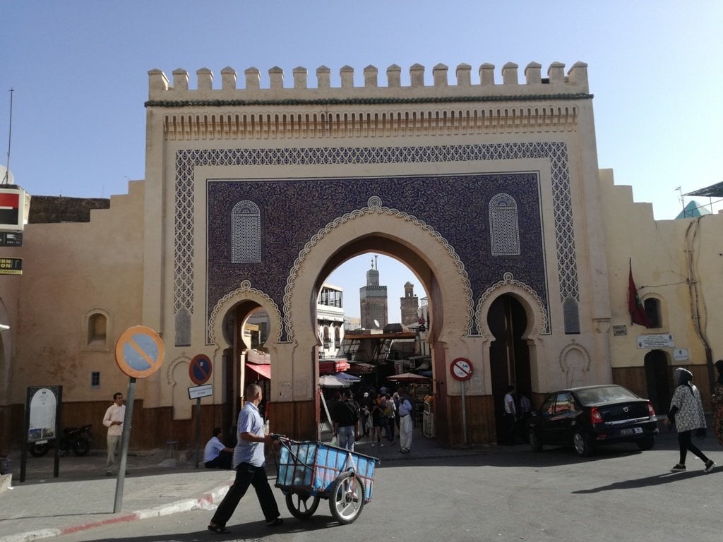 Blick auf das Eingangstor zur Medina Fès'
