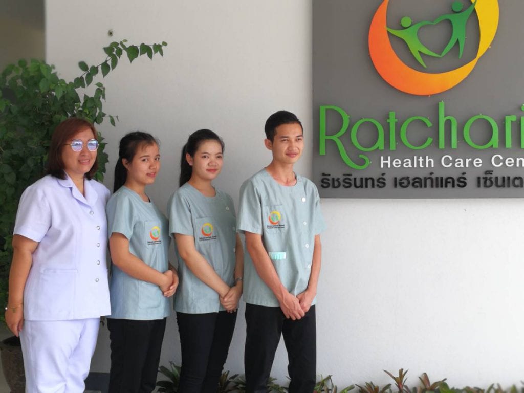 รับดูแลผู้ป่วย เชียงใหม่ ดูแลผู้สูงอายุเชียงใหม่ รัชรินทร์ เฮลท์แคร์ เซ็นเตอร์ ศูนย์ดูแลผู้สูงอายุเชียงใหม่ ศูนย์ดูแลผู้สูงอายุเชียงใหม่ สันป่าตอง