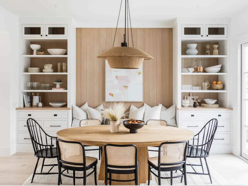 embrace rustic charm: inspiring farmhouse dining room décor ideas Embrace Rustic Charm: Inspiring Farmhouse Dining Room Décor Ideas 5 1024x768