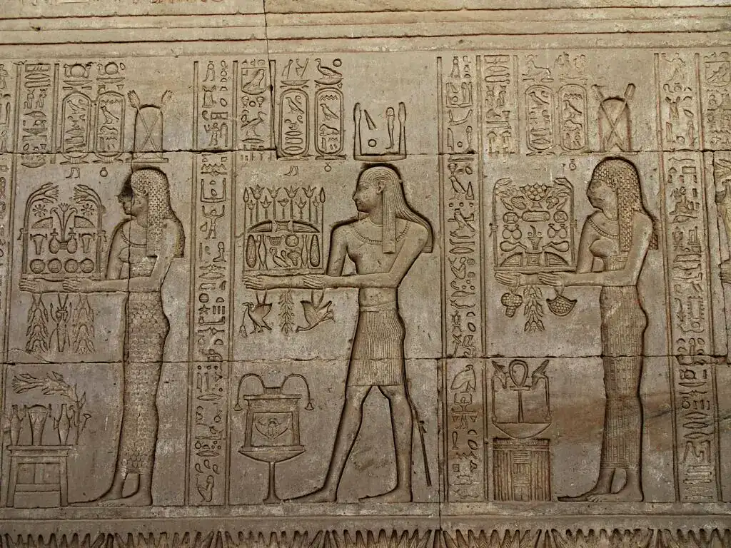 Royal offering reliefs at the Temple of Esna