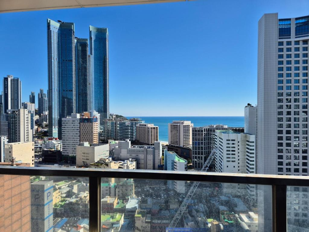 The solid residence Elbon the stay by haeundae1