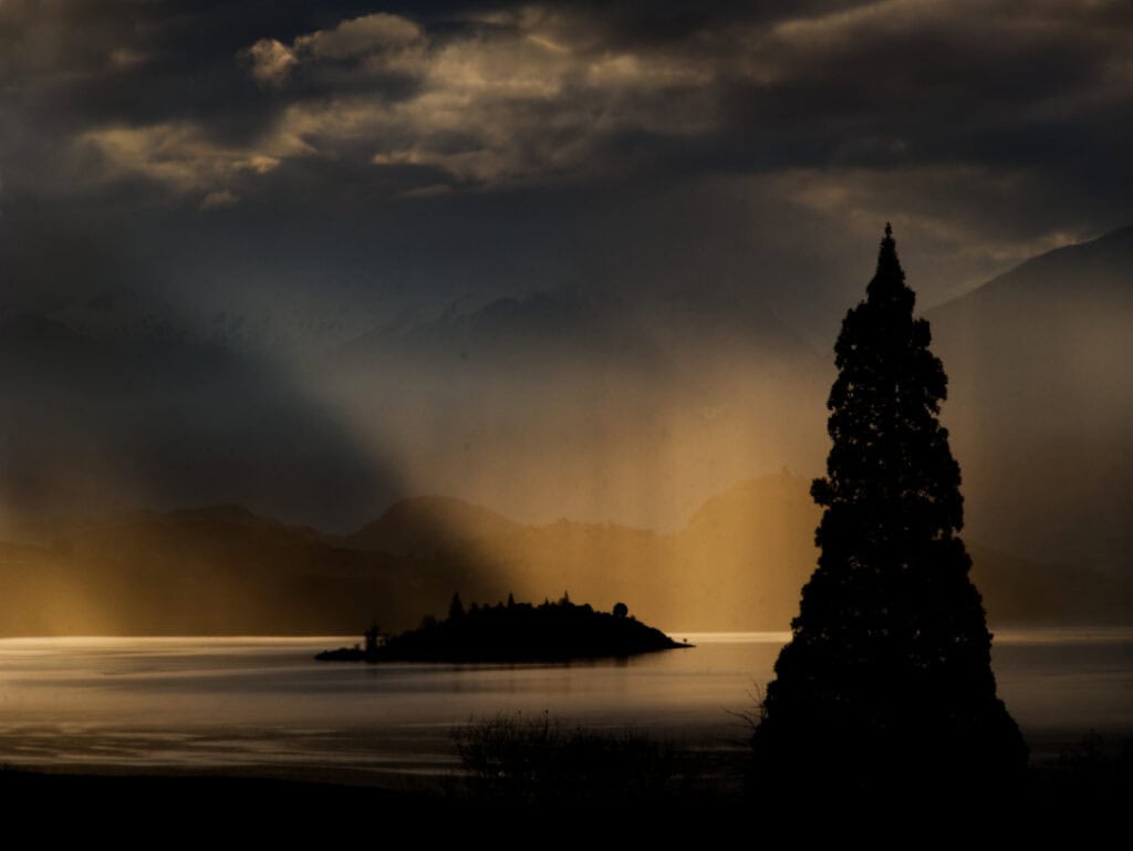 God rays at sunset - Ruby Island, Lake Wanaka.