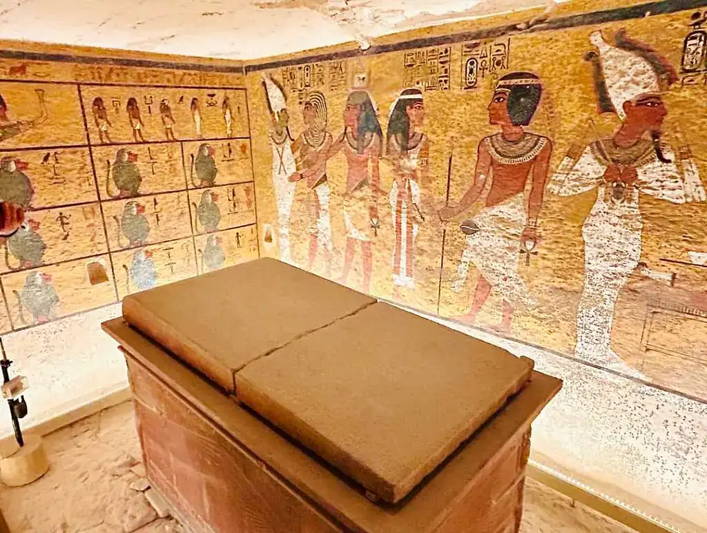 Tutankhamun burial chamber KV62