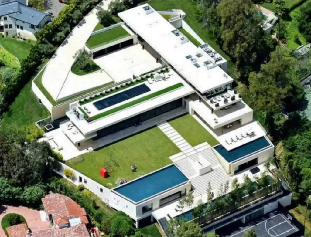 15-Celebrities-With-The-Most-Expensive-Houses_1-1-1024x781 15-Celebrities-With-The-Most-Expensive-Houses_1-1-1024x781 15 celebrities with the most expensive houses 15 Celebrities With The Most Expensive Houses 15 Celebrities With The Most Expensive Houses 1 1 1024x781