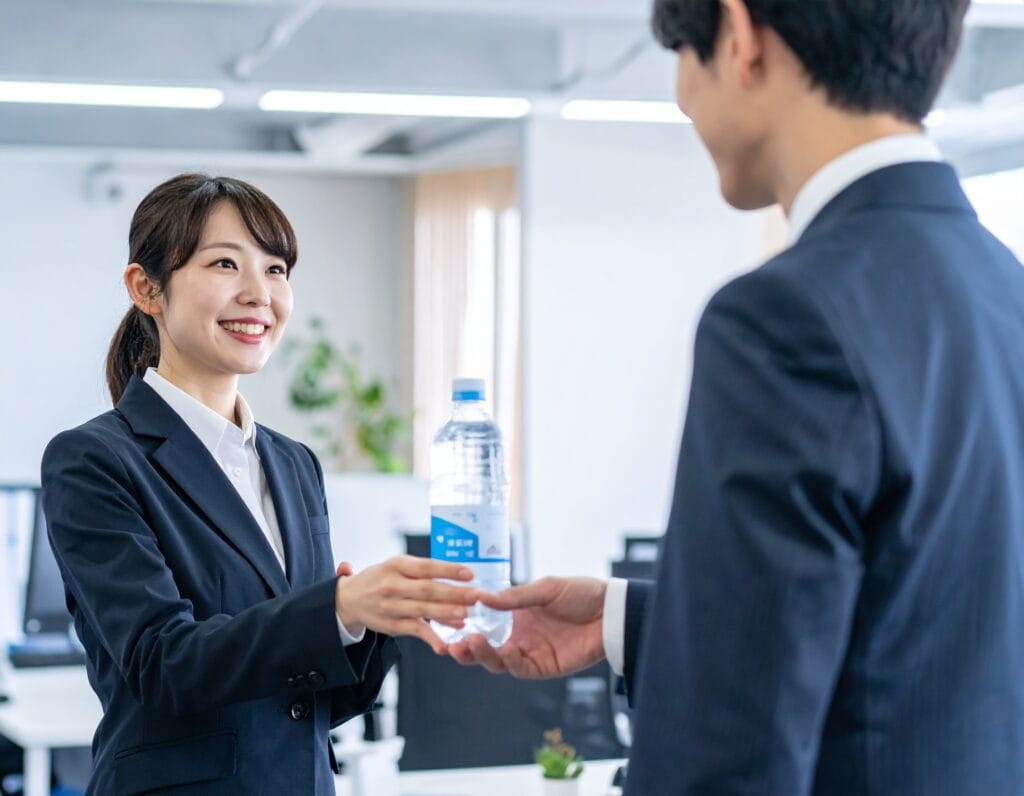 オリジナルラベル入りペットボトルの配布イメージ