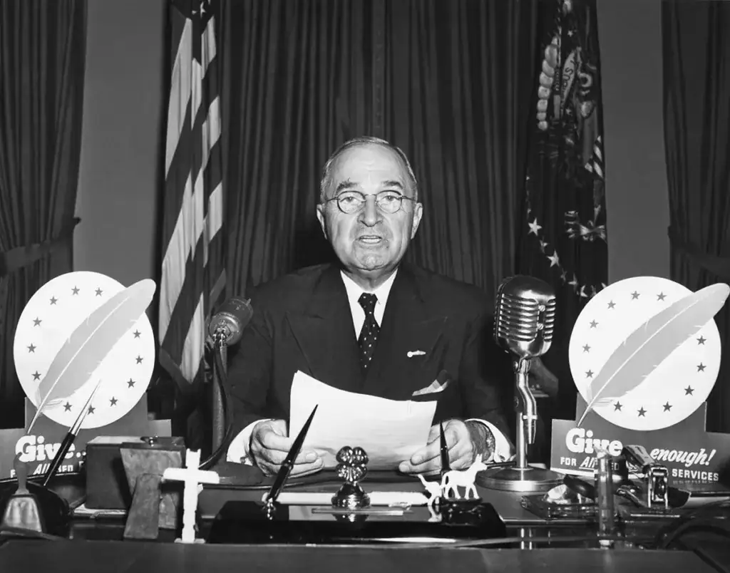 doctrina-truman-1024x804 Crítica | Oppenheimer: O Triunfo e A Tragédia do Prometeu Americano
