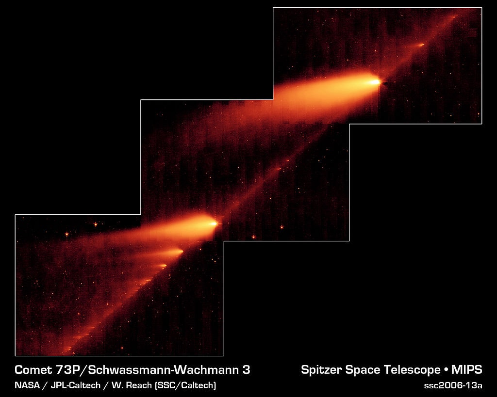 Fragmentos do Cometa 73P/Schwassmann-Wachmann registrado em infravermelho pelo Telescópio Espacial Spitzer - Crédidos: NASA