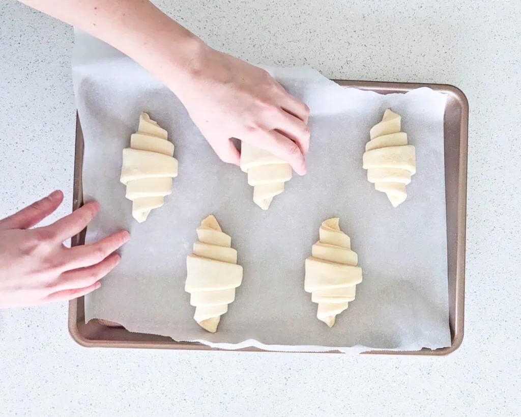 How to shape croissants