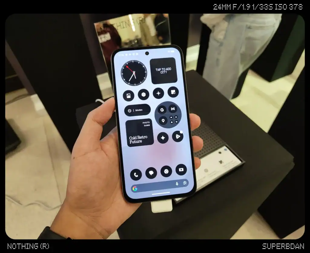 Nothing Phone (4b) Display