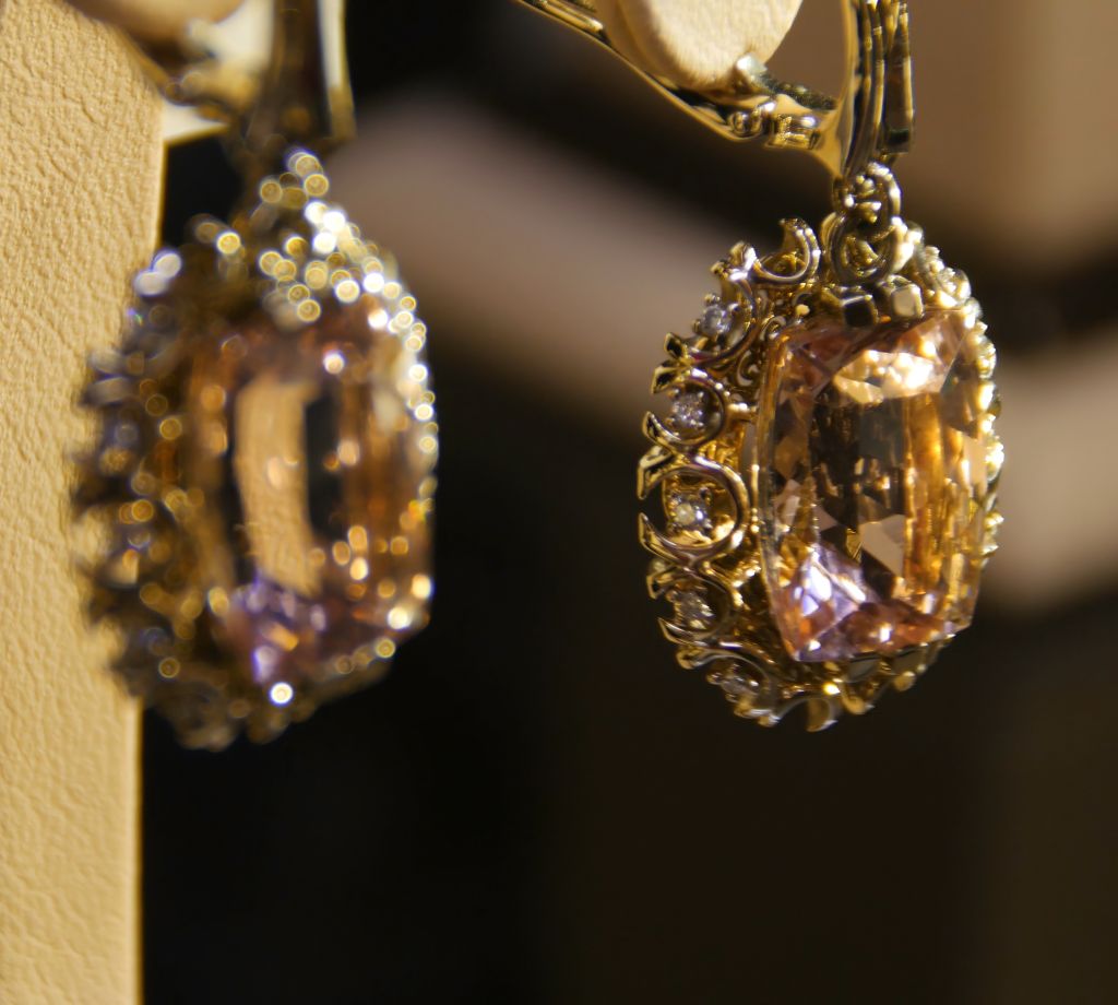 sell gemstone jewelry