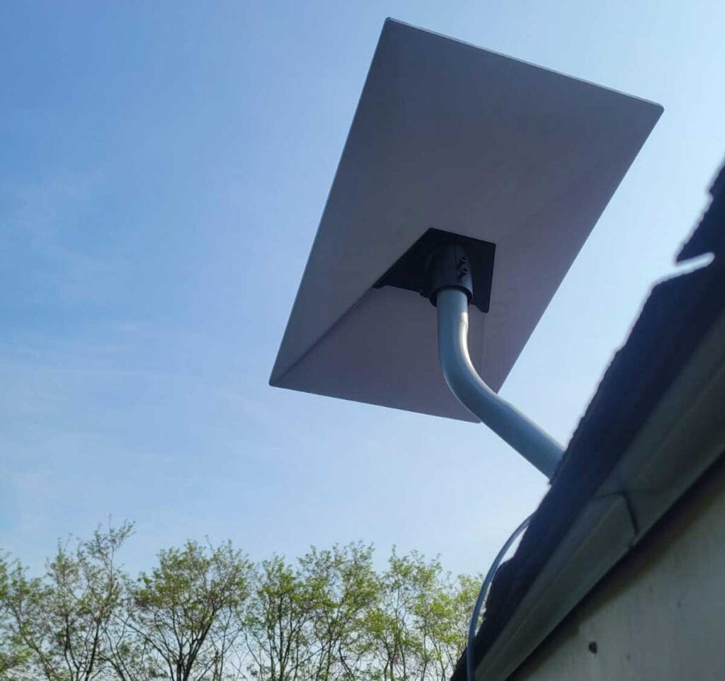 Kingston_Trough_Starlink_Dish