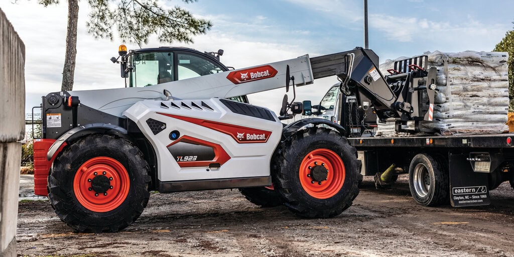 13 Ways to Use a Telescopic Forklift (and 5 Jobs You Shouldn’t Use It On) 