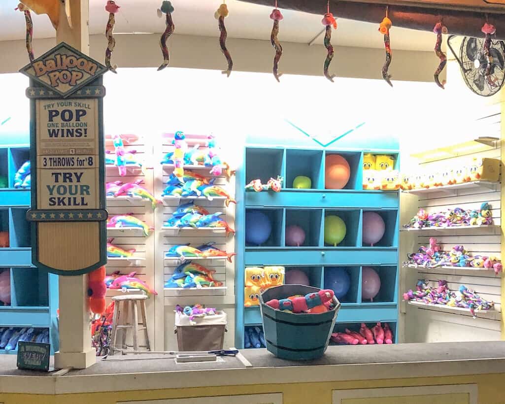 Carnival game with prizes