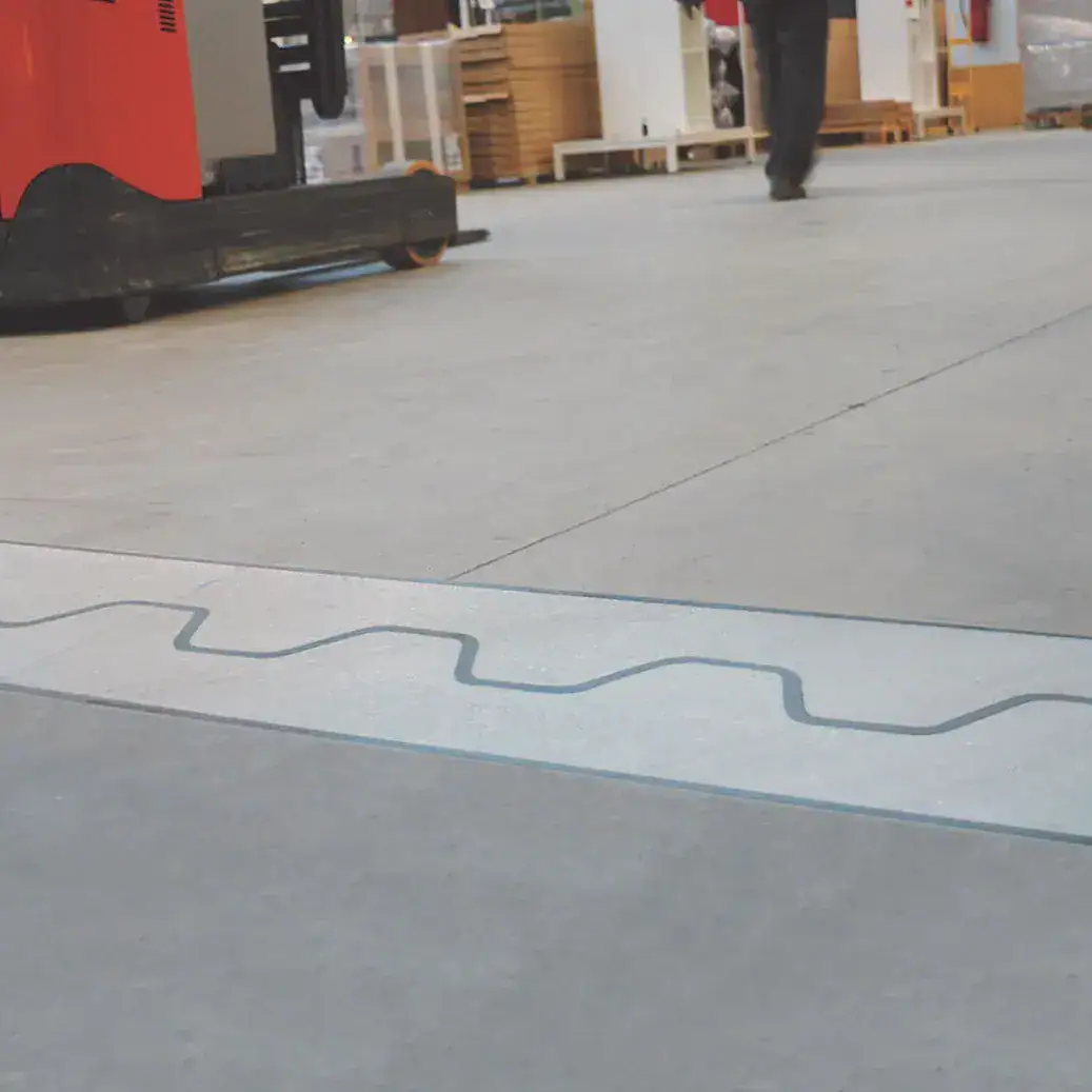 Smart Joint 100/25 giunto prefabbricato per la riparazione definitiva dei giunti di costruzione nei magazzini Ikea Italia