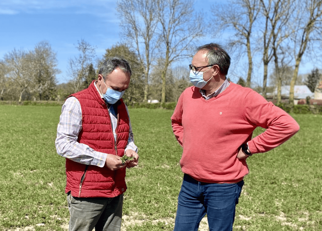 Commerciaux Agrae portant un masque FFP2
