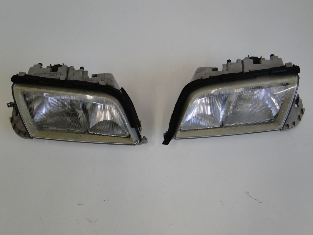 MERCEDES C KLASA W202 LAMPA PRZEDNIA PRAWA LEWA