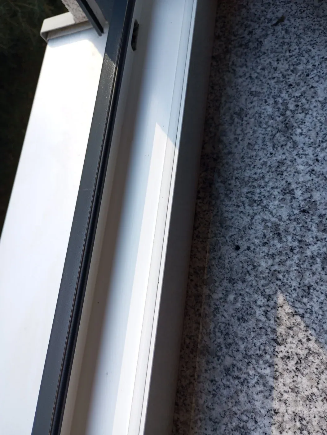 Fensterfalz nach der Reinigung