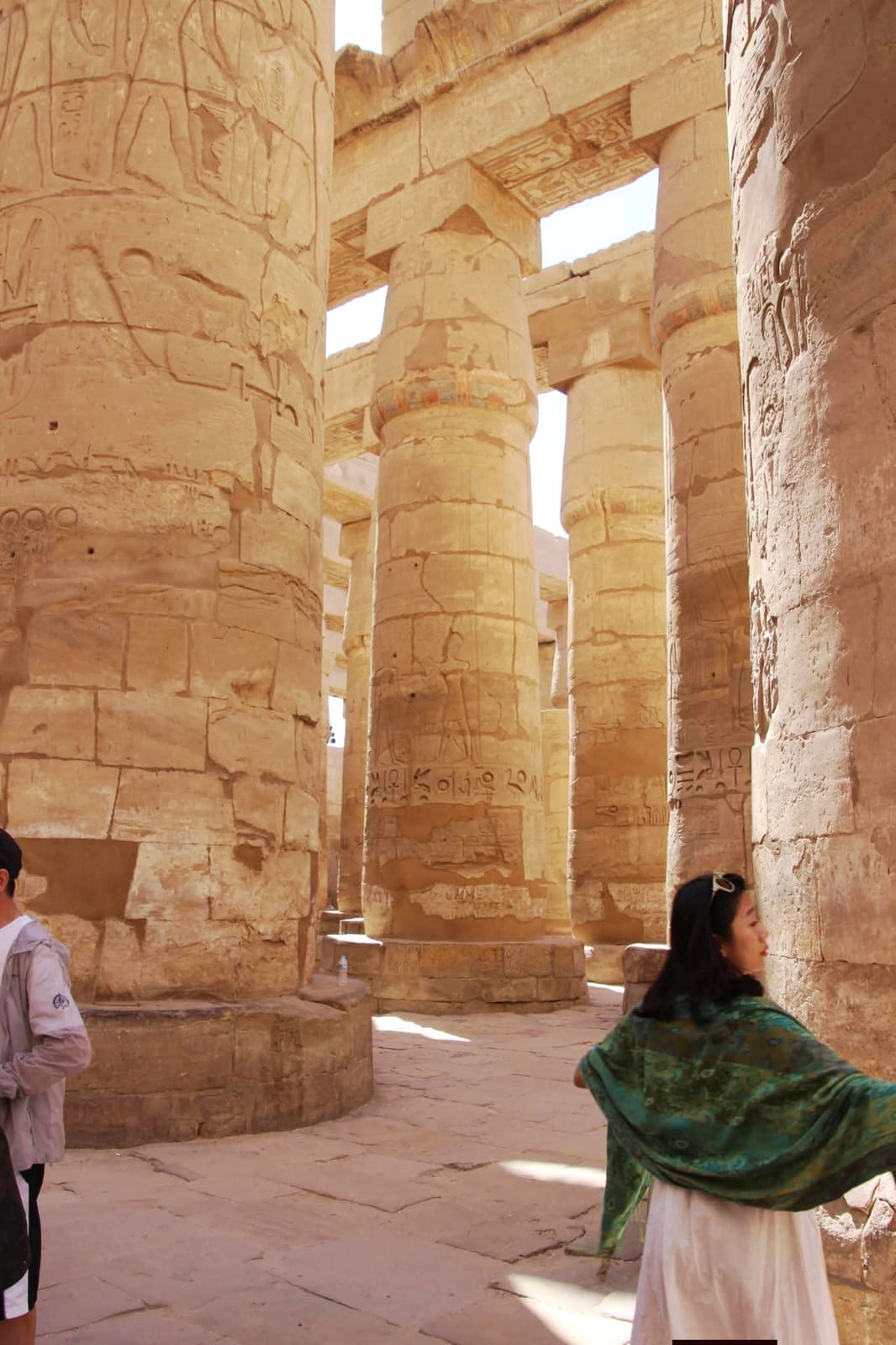 Teil der Säulenhalle im Karnak-Tempel während eines privater Ausflug von Hurghada nach Luxor