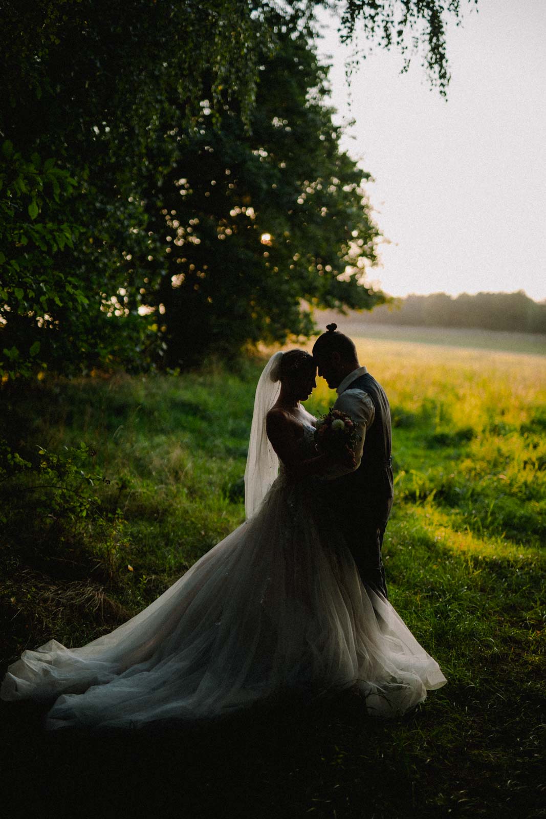 Silhouette eines Brautpaares