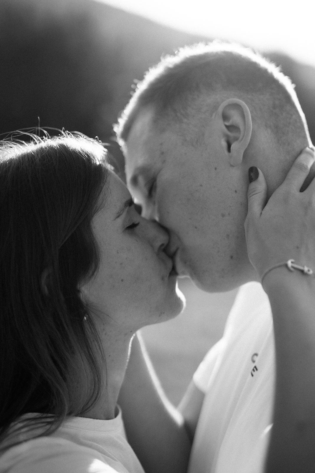 inniger Kuss von liebendem Paar