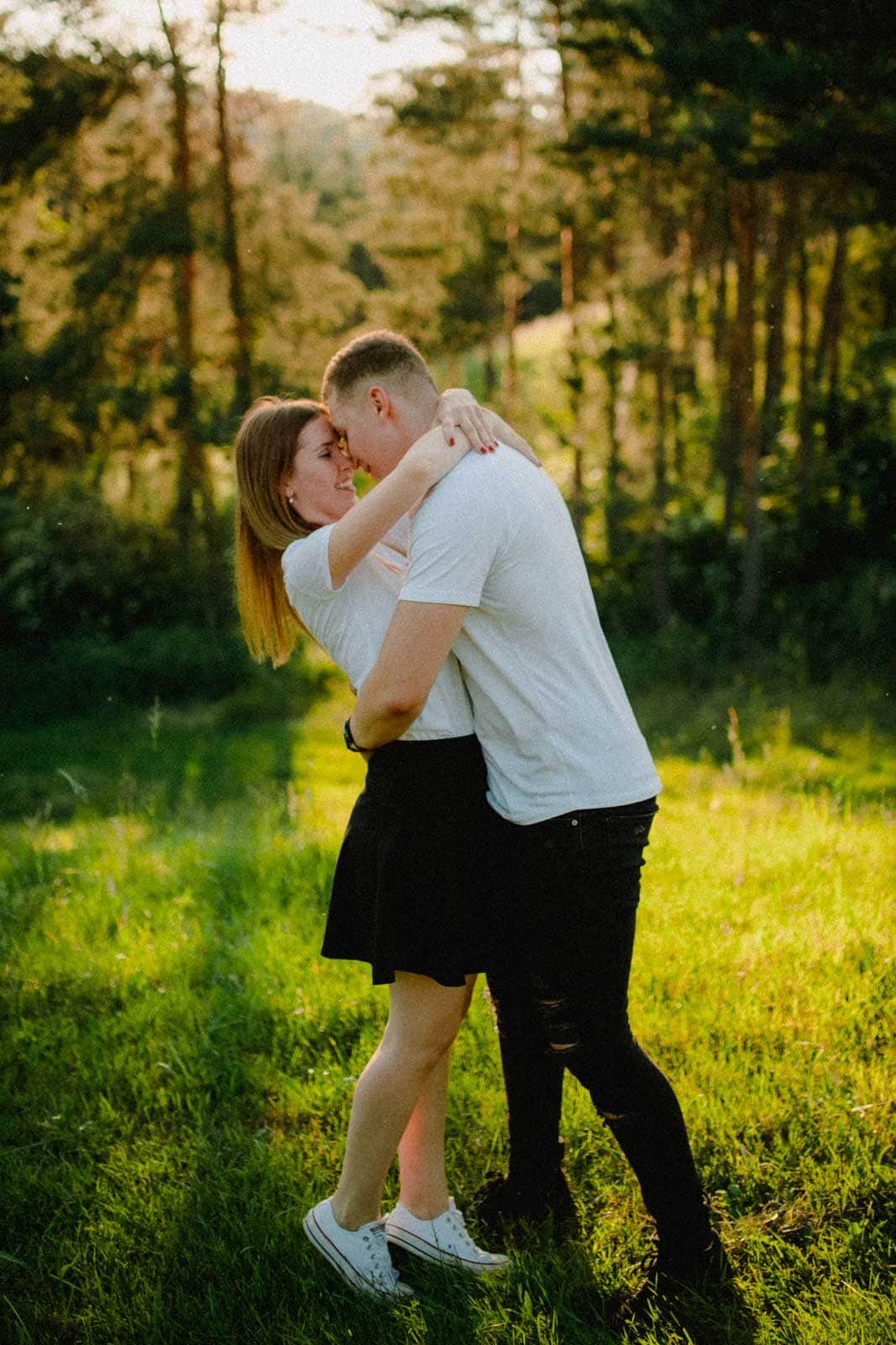 Stirn an Stirn bei Paarshooting